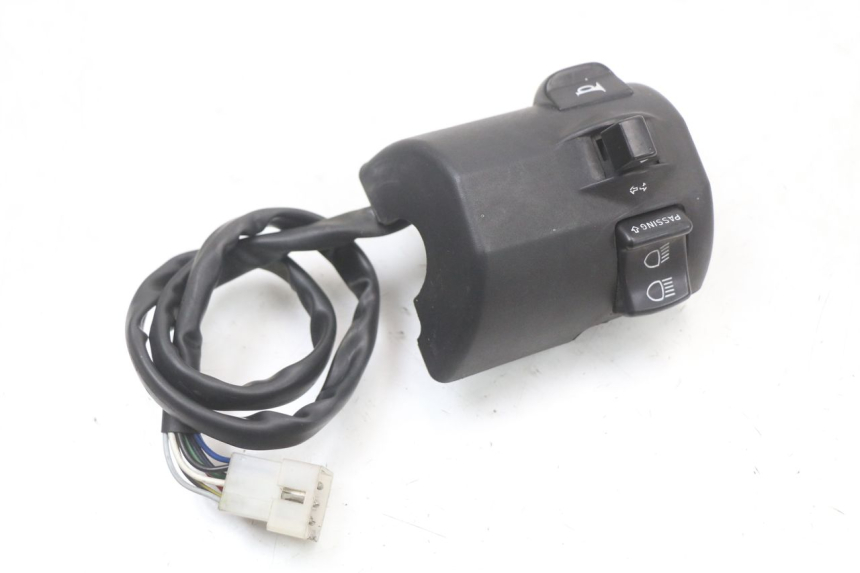 photo de PRZEŁĄCZNIK LEWY APRILIA SCARABEO GT 125 (1999 - 2007) - Zoom stanu zużycia