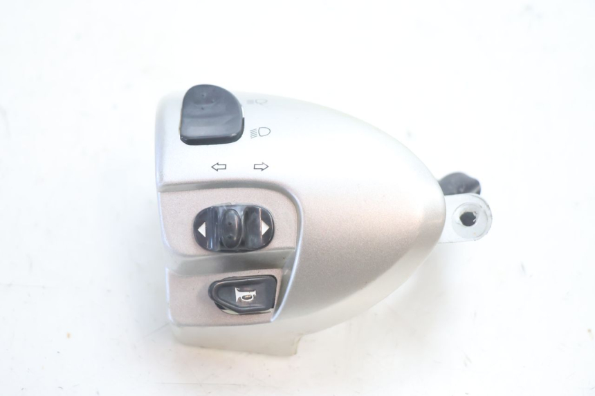 photo de LEWY PRZEŁĄCZNIK FYM SCOOTERONE 125 (2006 - 2008) - Szczegół części