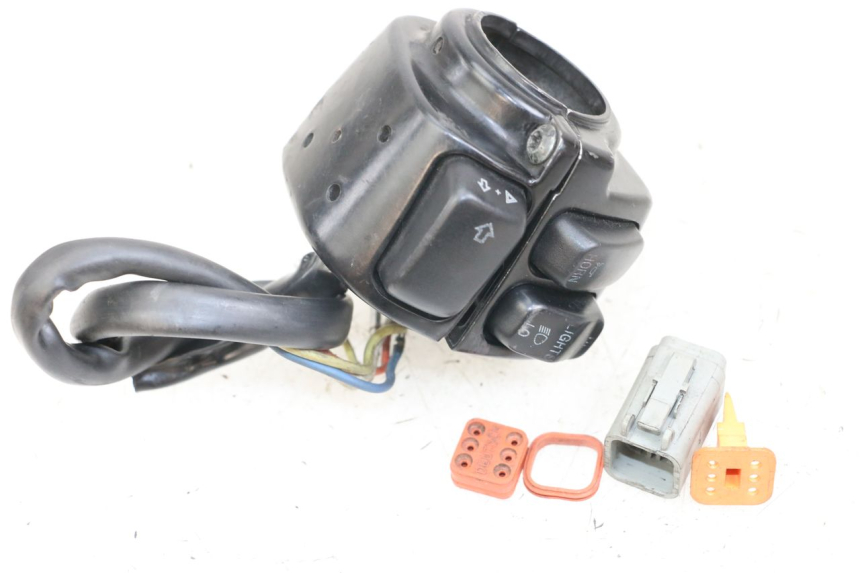 photo de PRZEŁĄCZNIK LEWY HARLEY DAVIDSON SPORTSTER XL CUSTOM 1200 (2003 - 2004) - Zoom stanu zużycia