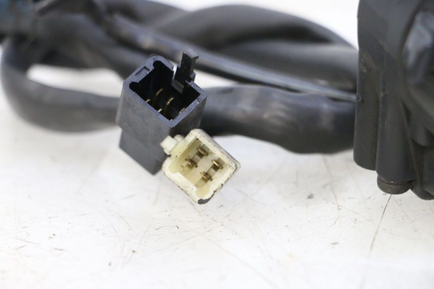 photo de PRZEŁĄCZNIK LEWY HONDA ST PAN EUROPEAN 1300 (2002 - 2013) - Zbliżenie techniczne