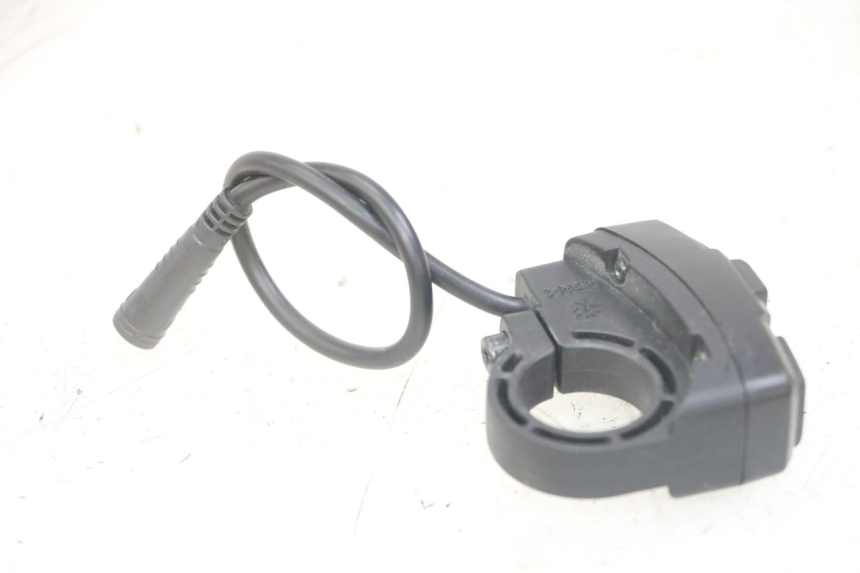 photo de PRZEŁĄCZNIK LEWY NAMI STELLAR 1 - Zbliżenie techniczne