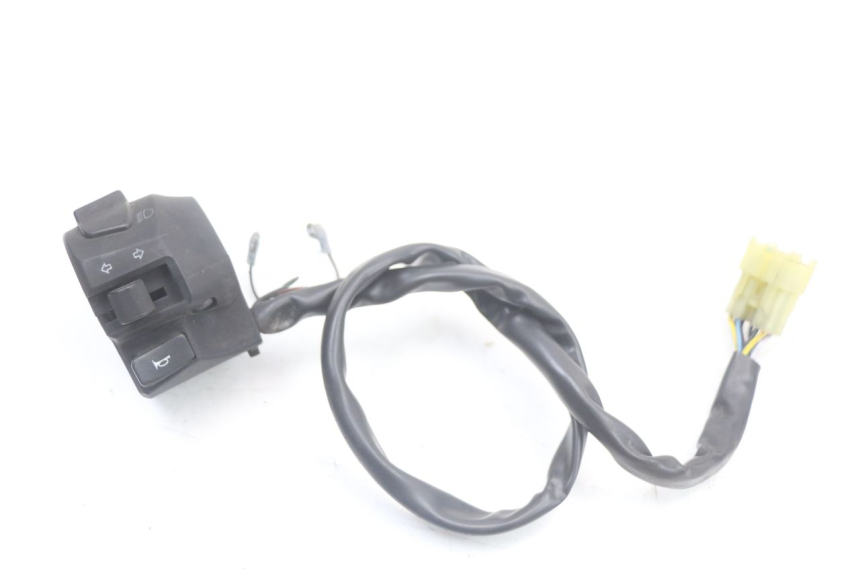 photo de PRZEŁĄCZNIK LEWY SUZUKI BURGMAN 125 (2018 - 2021) - Szczegół części