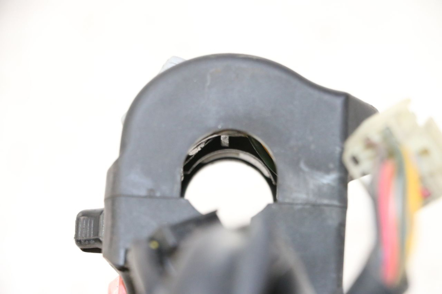 photo de PRZEŁĄCZNIK LEWY YAMAHA TDM ABS 900 (2002 - 2014) - Zbliżenie techniczne