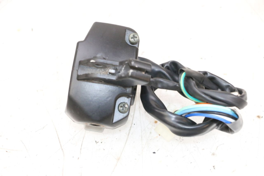 photo de PRZEŁĄCZNIK LEWY NECO TEMPO 4T 50 (2022 - 2026) - Inny kąt widzenia