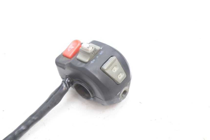 photo de PRZEŁĄCZNIK LEWY PEUGEOT V-CLIC VCLIC 50 (2007 - 2013) - Zbliżenie techniczne
