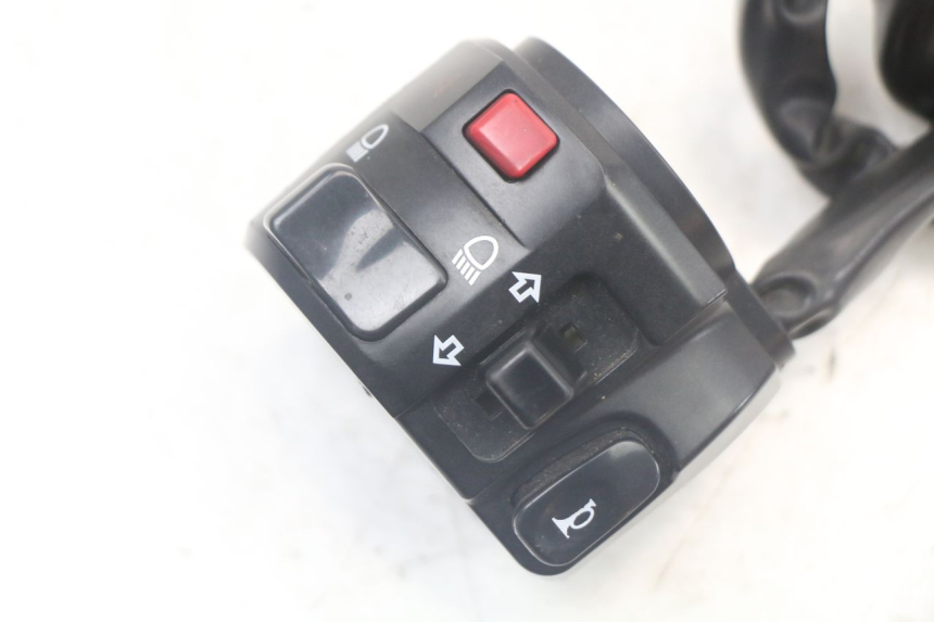 photo de PRZEŁĄCZNIK LEWY KAWASAKI VERSYS ABS 650 (2015 - 2018) - Zoom stanu zużycia