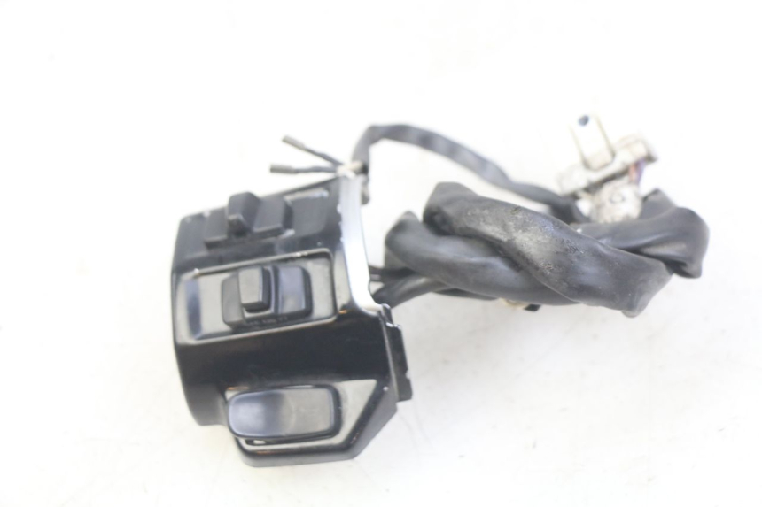 photo de PRZEŁĄCZNIK LEWY PIAGGIO VESPA SPRINT 2T 50 (2014 - 2018) - Szczegół części