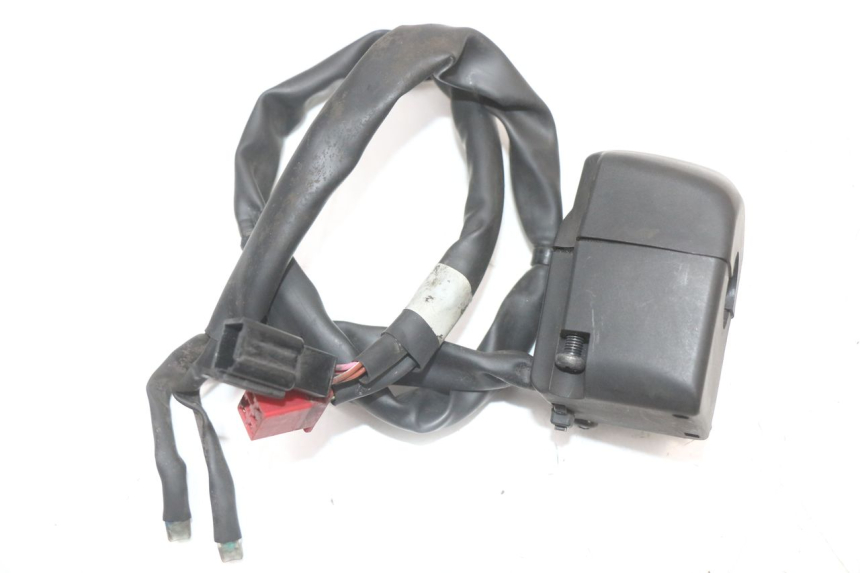 photo de PRZEŁĄCZNIK LEWY YAMAHA XMAX X-MAX ABS 125 (2017 - 2020) - Zbliżenie techniczne