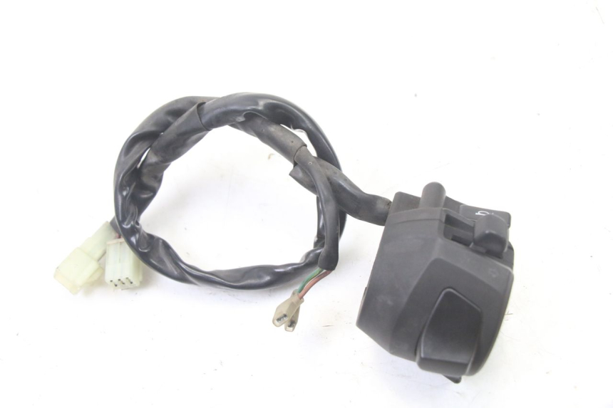 photo de PRZEŁĄCZNIK LEWY YAMAHA X-MAX XMAX 125 (2010 - 2013) - Inny kąt widzenia