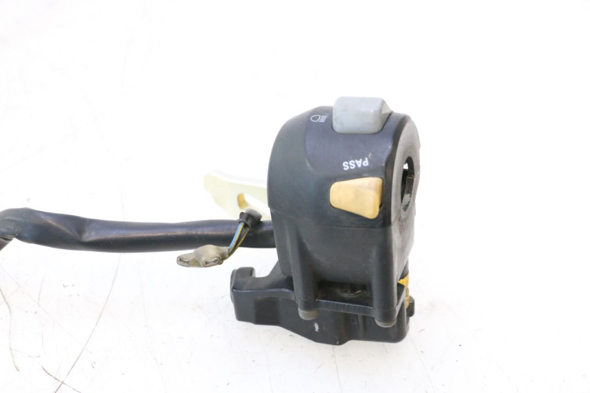 photo de PRZEŁĄCZNIK LEWY YAMAHA XP T-MAX ABS 500 (2005 - 2005) - Inny kąt widzenia