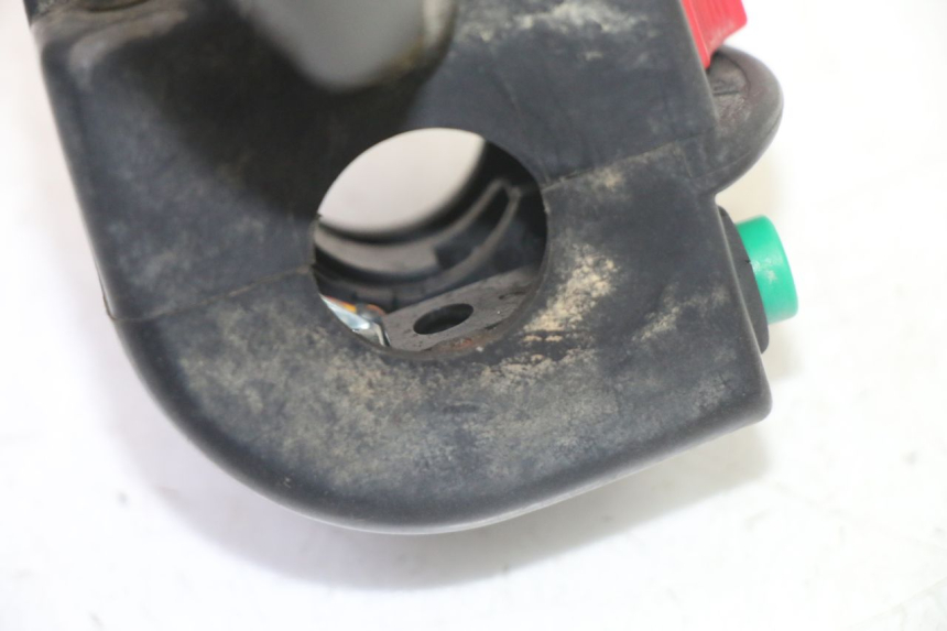 photo de PRZEŁĄCZNIK LEWY YAMAHA YFM GRIZZLY 550 (2008 - 2015) - Zbliżenie techniczne