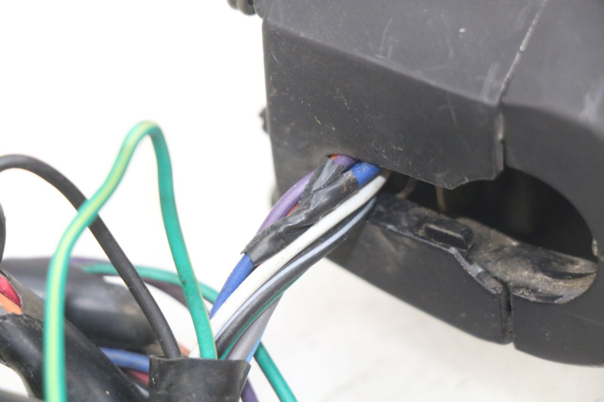 photo de PRZEŁĄCZNIK LEWY YAMASAKI YM T 125 (2015 - 2020) - Szczegół części