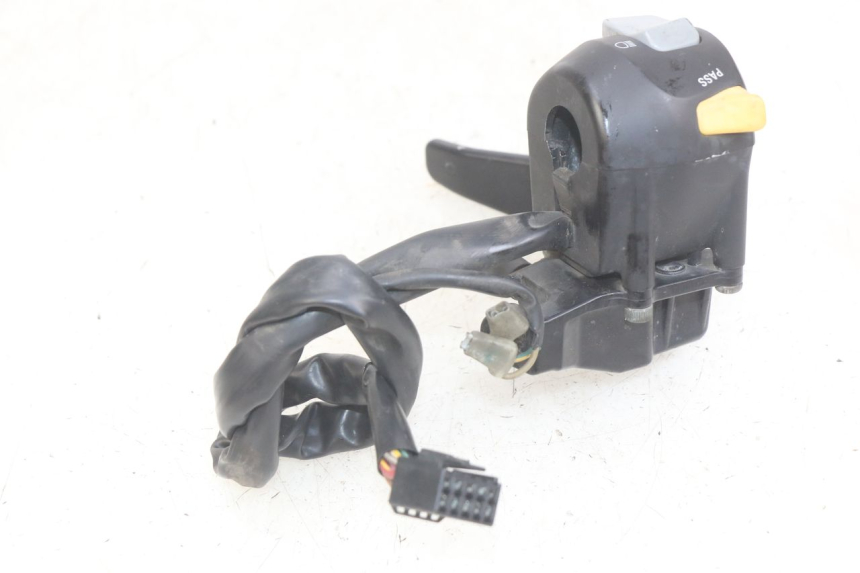 photo de PRZEŁĄCZNIK LEWY YAMAHA YP MAJESTY 400 (2004 - 2008) - Zbliżenie techniczne