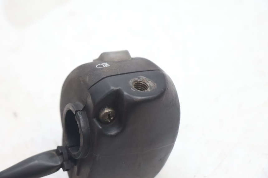 photo de PRZEŁĄCZNIK LEWY YAMAHA YP MAJESTY 125 (2002 - 2006) - Zbliżenie techniczne