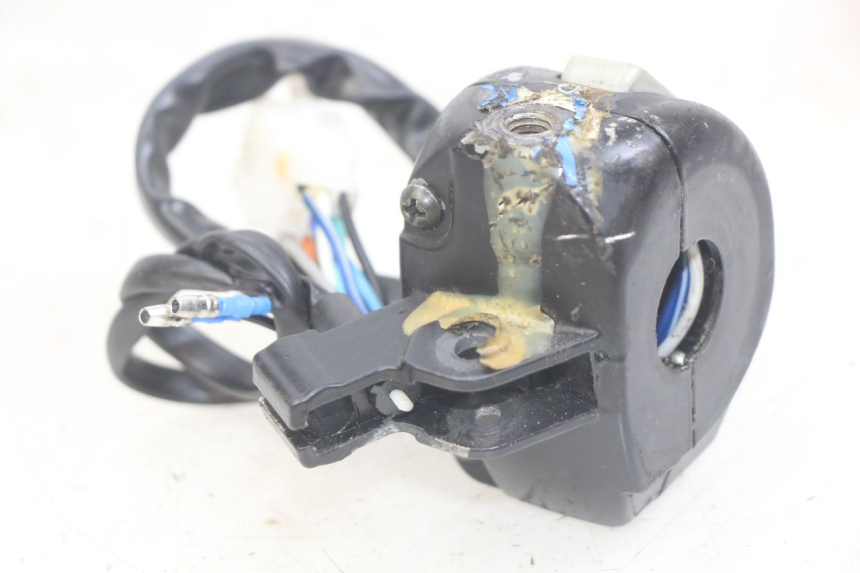 photo de PRZEŁĄCZNIK LEWY UNIVERSAL BIKE ZN50QT-11B 50 (2018 - 2021) - Zbliżenie techniczne