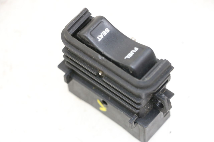 photo de PRZEŁĄCZNIK KIERUNKOWSKAZÓW HONDA PCX (JF57/JF64) 125 (2014 - 2018) - Widok główny