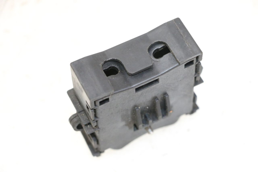 photo de PRZEŁĄCZNIK KIERUNKOWSKAZÓW HONDA PCX (JF57/JF64) 125 (2014 - 2018) - Zoom stanu zużycia