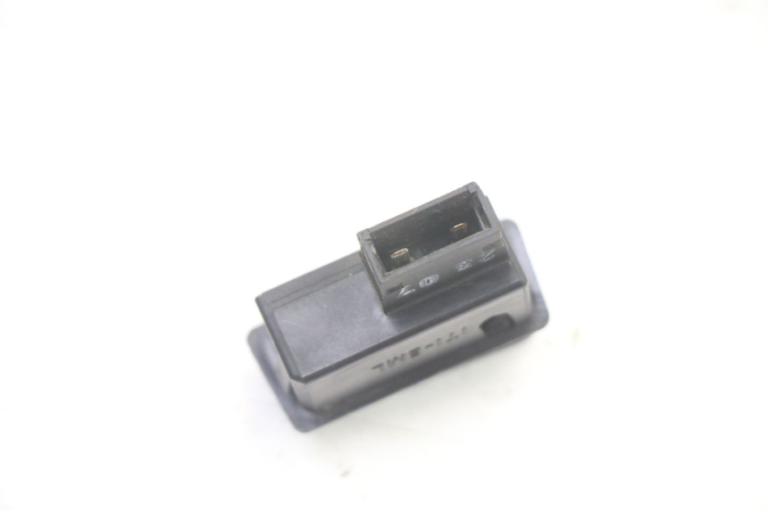 photo de PRZEŁĄCZNIK KLAKSONU APRILIA ATLANTIC 125 (2003 - 2009) - Inny kąt widzenia