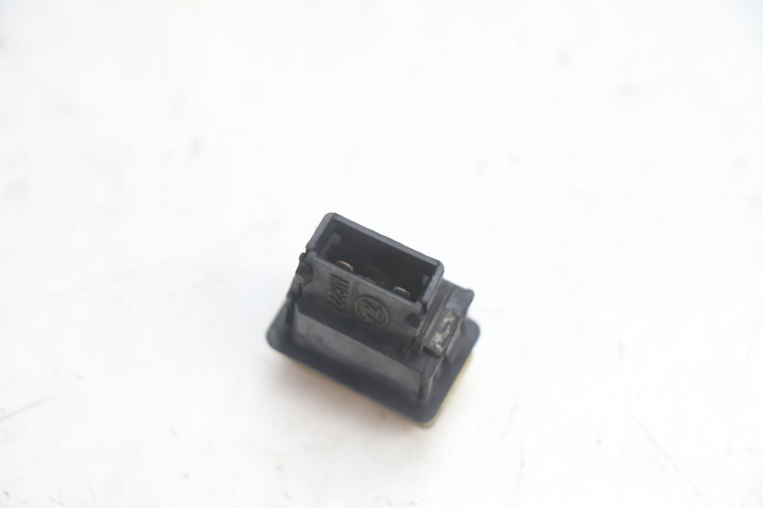 photo de PRZEŁĄCZNIK KLAKSONU PEUGEOT BUXY 50 (1993 - 1998) - Inny kąt widzenia