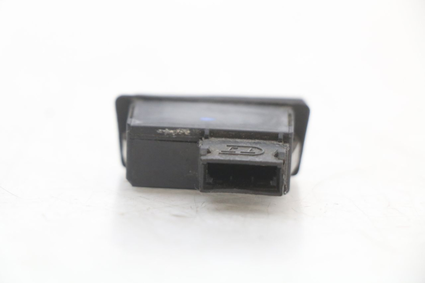 photo de PRZEŁĄCZNIK KLAKSONU SYM FIDDLE 2 50 (2008 - 2013) - Zbliżenie techniczne