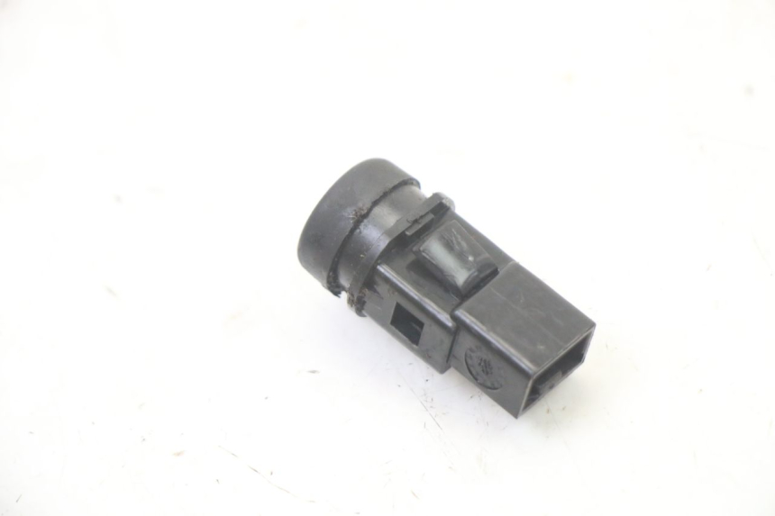 photo de PRZEŁĄCZNIK KLAKSONU PIAGGIO FLY 2T 50 (2004 - 2017) - Zoom stanu zużycia