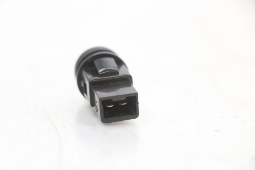 photo de PRZEŁĄCZNIK KLAKSONU PIAGGIO FLY 4T 50 (2004 - 2010) - Inny kąt widzenia