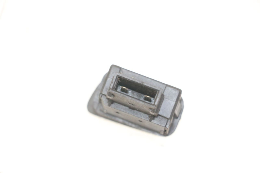 photo de PRZEŁĄCZNIK KLAKSONU PIAGGIO IE MP3 YOURBAN 300 (2011 - 2016) - Szczegół części