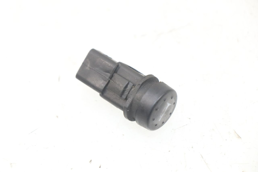 photo de PRZEŁĄCZNIK KLAKSONU PIAGGIO LIBERTY 4T 50 (2009 - 2015) - Szczegół części