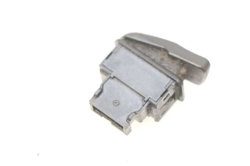 photo de PRZEŁĄCZNIK KLAKSONU PIAGGIO LIBERTY IGET 4T 50 (2015 - 2020) - Szczegół części