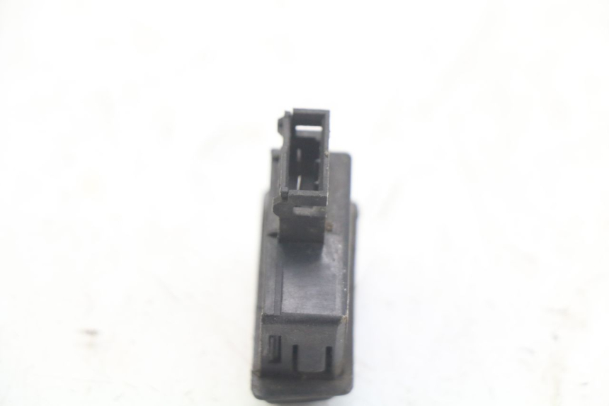 photo de PRZEŁĄCZNIK KLAKSONU KYMCO LIKE 4T 50 (2009 - 2018) - Zoom stanu zużycia