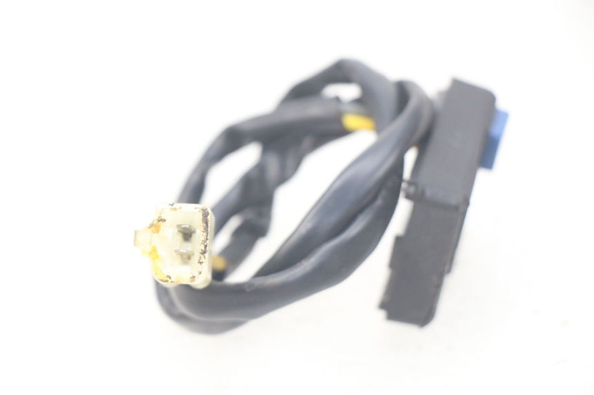 photo de PRZEŁĄCZNIK KLAKSONU PEUGEOT LUDIX 50 (2005 - 2007) - Szczegół części