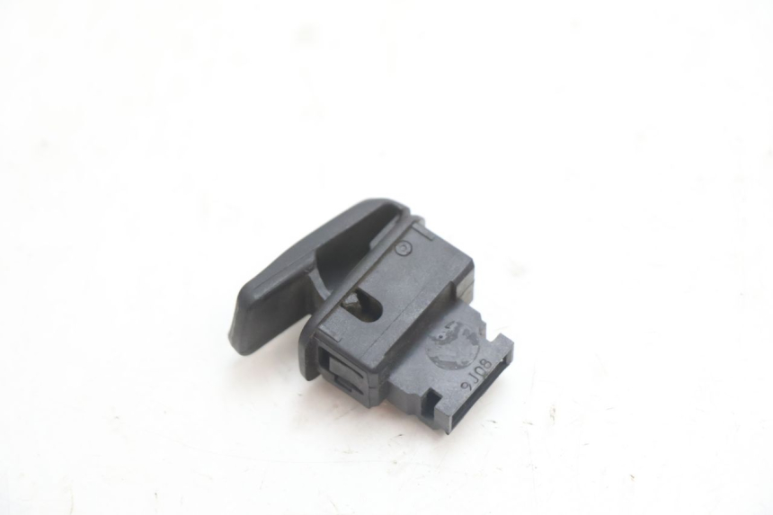 photo de PRZEŁĄCZNIK KLAKSONU PIAGGIO MP3 LT 300 (2010 - 2016) - Zoom stanu zużycia