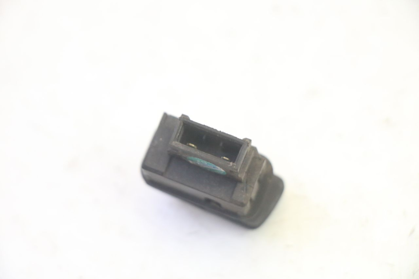 photo de PRZEŁĄCZNIK KLAKSONU PIAGGIO MP3 125 (2006 - 2014) - Inny kąt widzenia