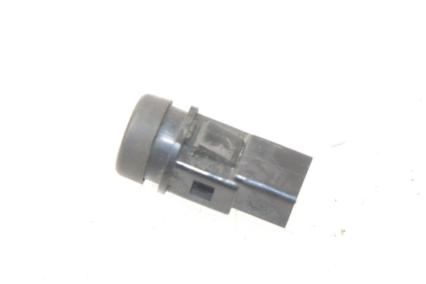 photo de PRZEŁĄCZNIK KLAKSONU PIAGGIO NEW TYPHOON 50 (2010 - 2017) - Zoom stanu zużycia