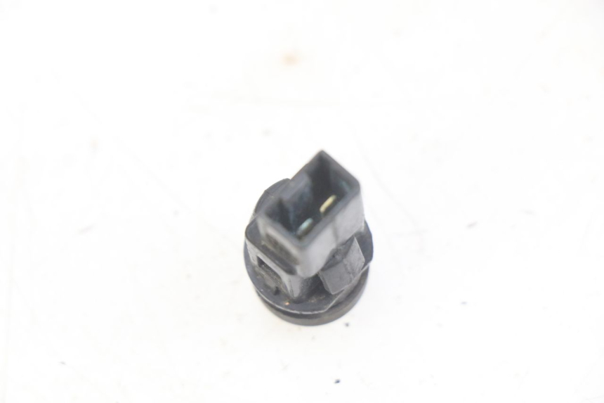 photo de PRZEŁĄCZNIK KLAKSONU APRILIA SCARABEO LIGHT 125 (2007 - 2011) - Szczegół części