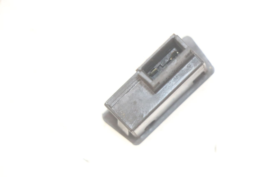 photo de PRZEŁĄCZNIK KLAKSONU PEUGEOT TWEET 4T 50 (2018 - 2022) - Zoom stanu zużycia