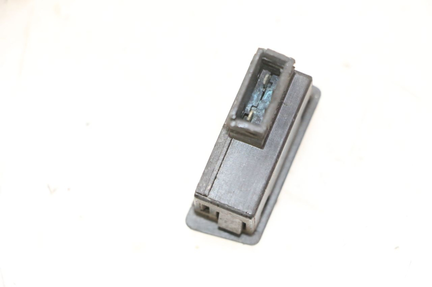 photo de PRZEŁĄCZNIK KLAKSONU PEUGEOT TWEET 4T 50 (2018 - 2022) - Szczegół części