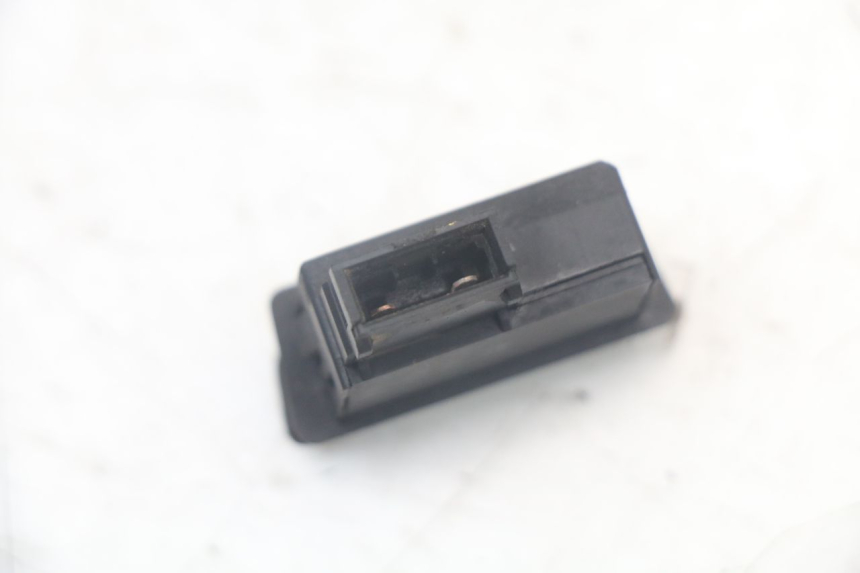 photo de PRZEŁĄCZNIK KLAKSONU YAMAHA XMAX X-MAX 125 (2006 - 2009) - Inny kąt widzenia