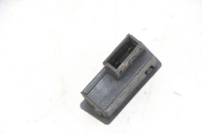 photo de PRZEŁĄCZNIK KLAKSONU YAMAHA XMAX X-MAX 125 (2006 - 2009) - Szczegół części