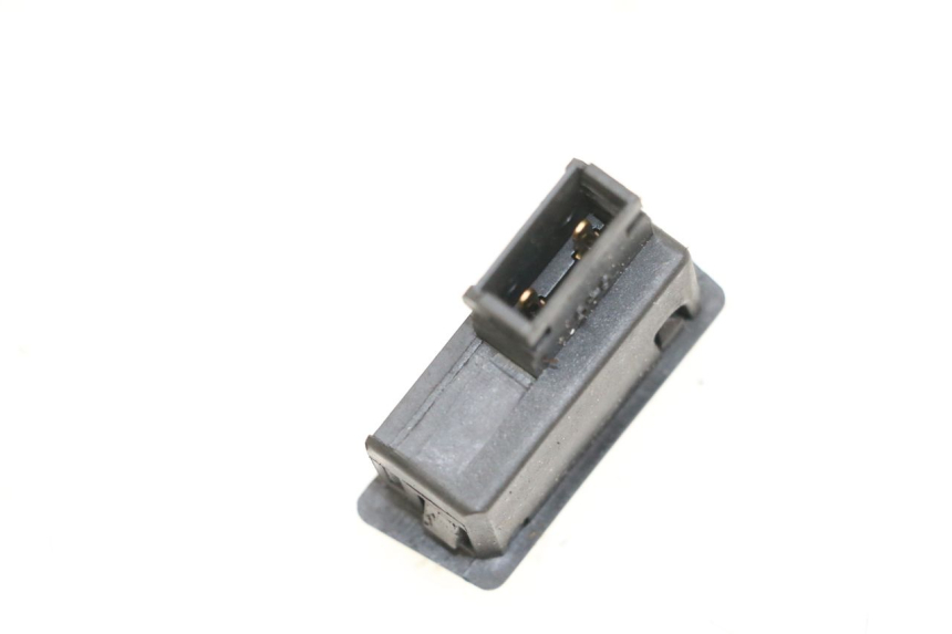 photo de PRZEŁĄCZNIK KLAKSONU YAMAHA YN NEO'S 50 (1997 - 2004) - Szczegół części