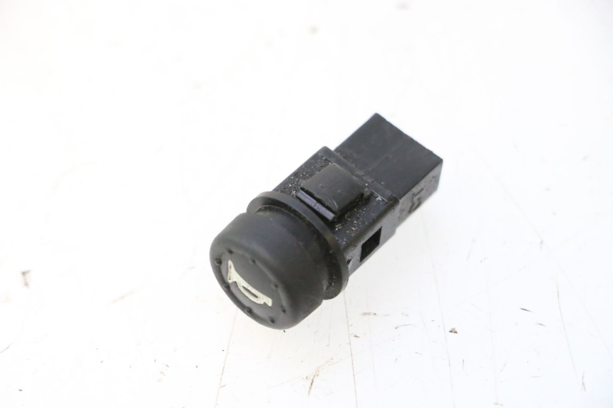 photo de PRZEŁĄCZNIK KLAKSONU PIAGGIO ZIP 2T 50 (2009 - 2019) - Zoom stanu zużycia