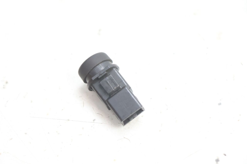 photo de PRZEŁĄCZNIK KLAKSONU PIAGGIO ZIP 2T 50 (2009 - 2019) - Zoom stanu zużycia