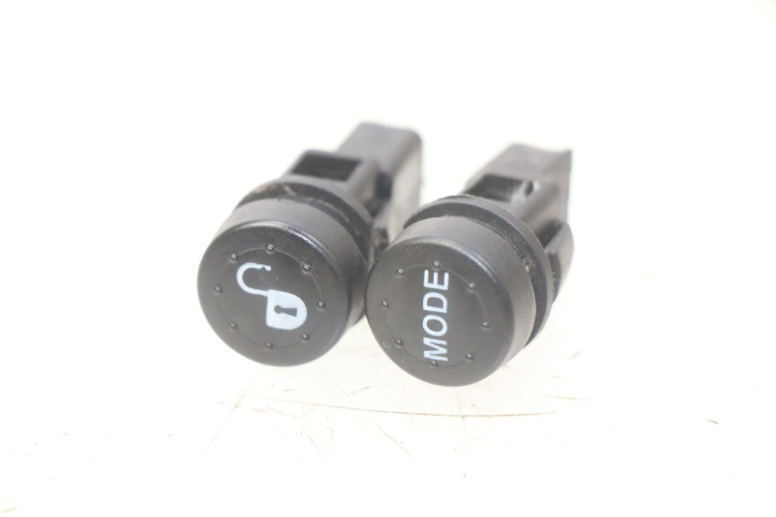 photo de PRZEŁĄCZNIK KIERUNKOWSKAZÓW PIAGGIO LIBERTY IGET 4T 50 (2015 - 2020) - Widok główny