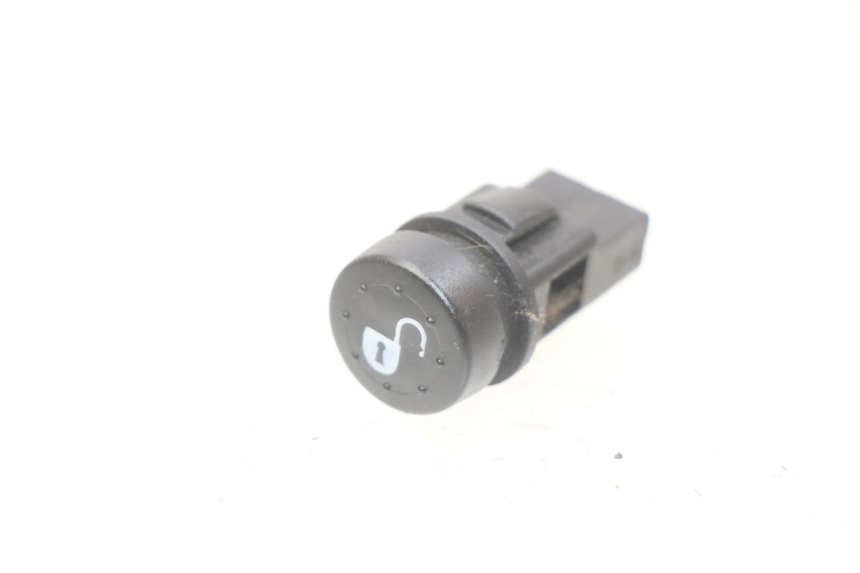 photo de PRZEŁĄCZNIK KIERUNKOWSKAZÓW PIAGGIO LIBERTY IGET 4T 50 (2015 - 2020) - Szczegół części