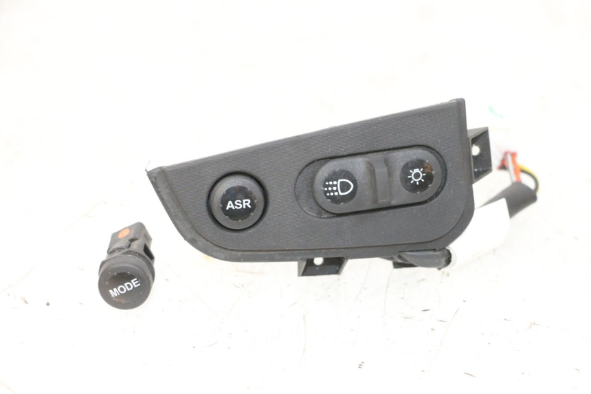 photo de PRZEŁĄCZNIK KIERUNKOWSKAZÓW PIAGGIO MP3 HPE 300 (2019 - 2026) - Widok główny