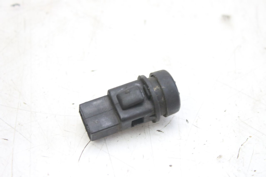 photo de PRZEŁĄCZNIK KIERUNKOWSKAZÓW PIAGGIO MP3 RL 250 (2006 - 2010) - Szczegół części