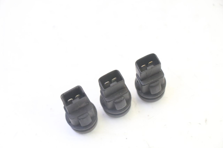 photo de PRZEŁĄCZNIK KIERUNKOWSKAZÓW PIAGGIO MP3 500 (2011 - 2015) - Zoom stanu zużycia