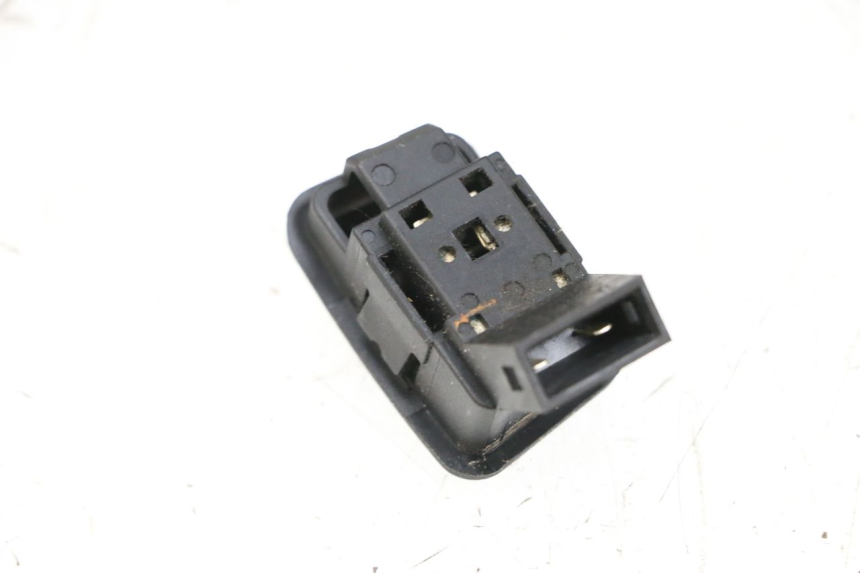 photo de PRZEŁĄCZNIK KIERUNKOWSKAZÓW YAMAHA NEO'S CORE 1 (2022 - 2026) - Szczegół części