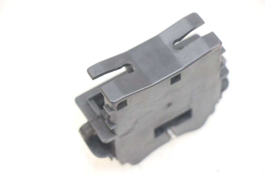 photo de PRZEŁĄCZNIK KIERUNKOWSKAZÓW HONDA PCX (JF47) 125 (2012 - 2013) - Zoom stanu zużycia