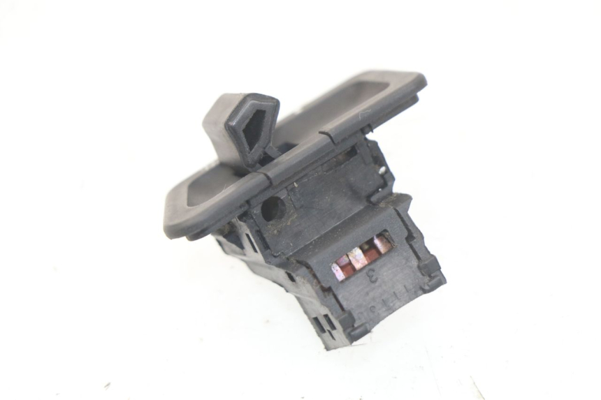 photo de PRZEŁĄCZNIK ŚWIATEŁ KYMCO LIKE 4T 50 (2009 - 2018) - Inny kąt widzenia